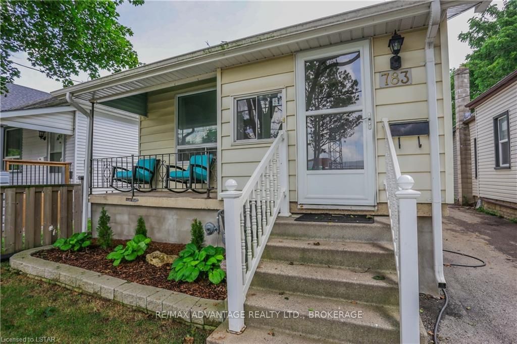 Listing Image 3