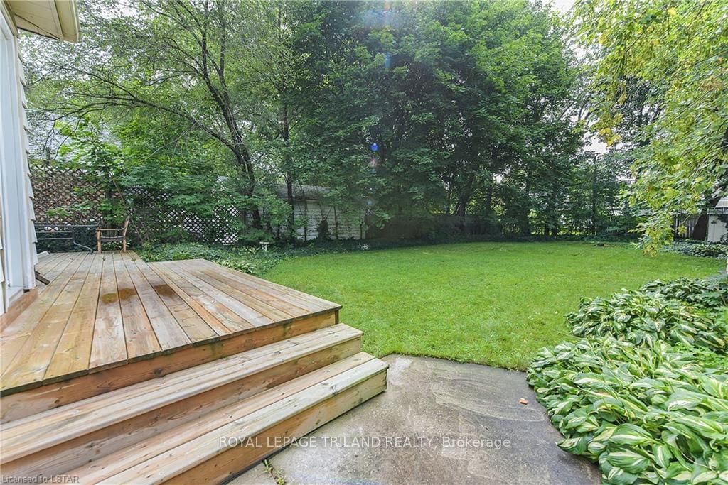 Listing Image 4