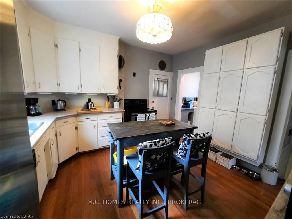 Listing Image 7
