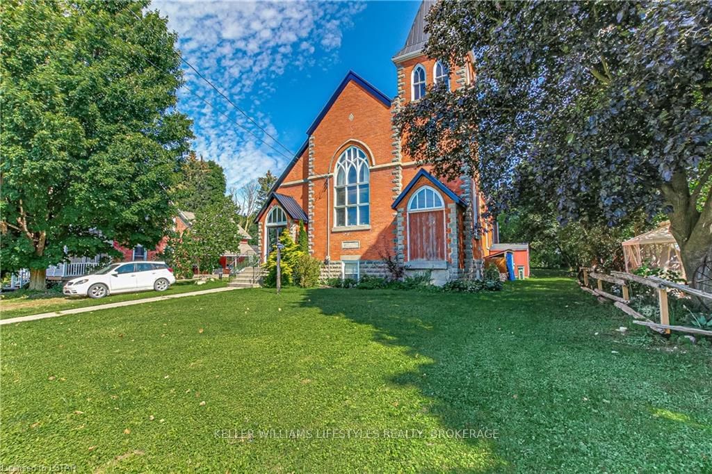 Listing photo 2