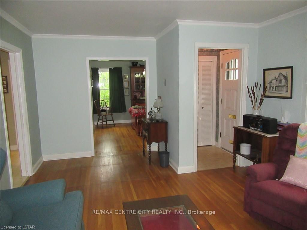 Listing Image 6
