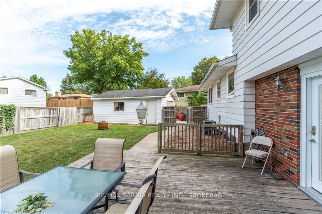 Listing Image 7
