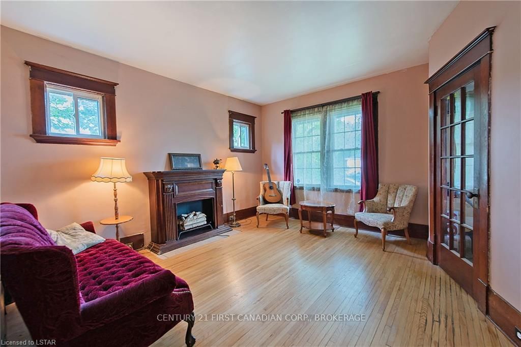 Listing Image 7