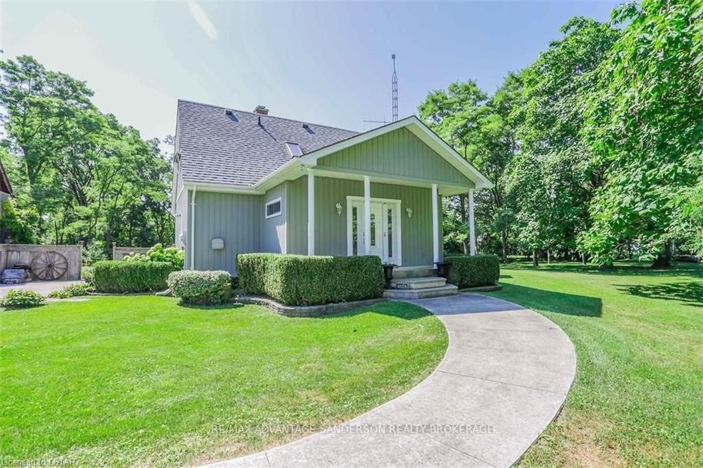 Listing photo 2