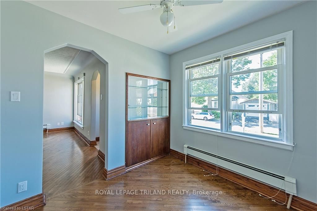 Listing Image 7