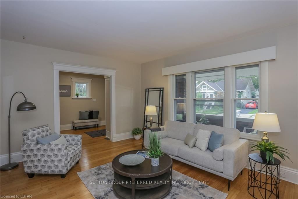 Listing Image 10