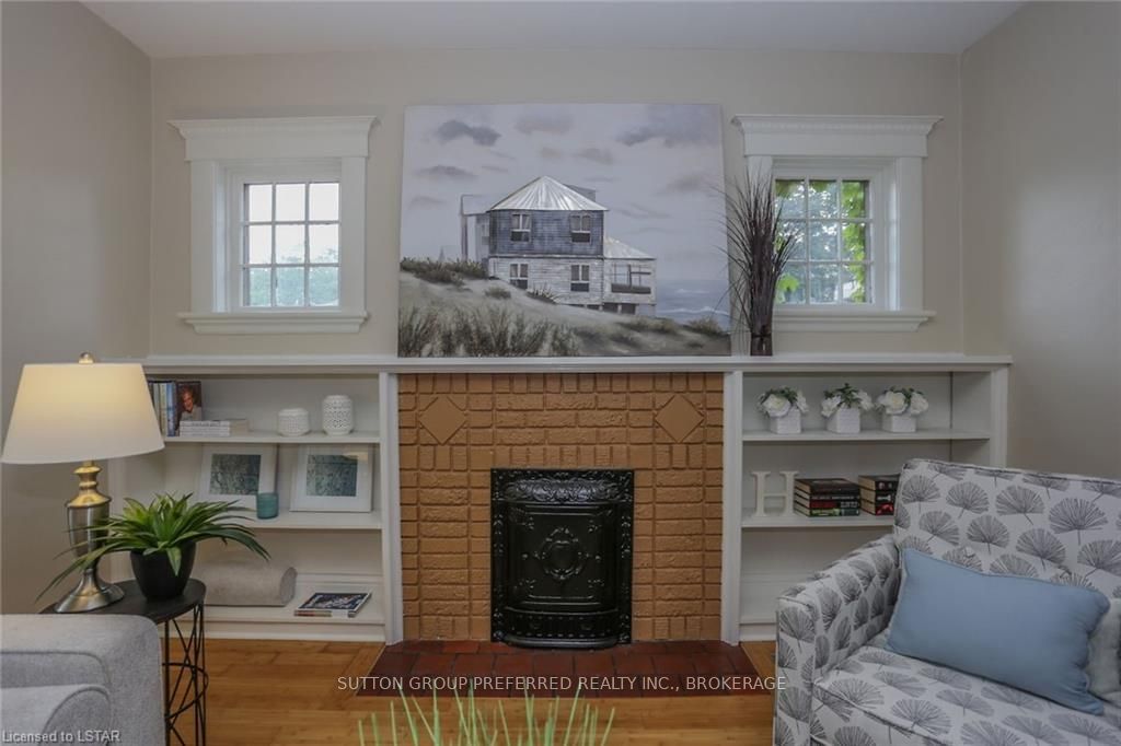 Listing Image 12