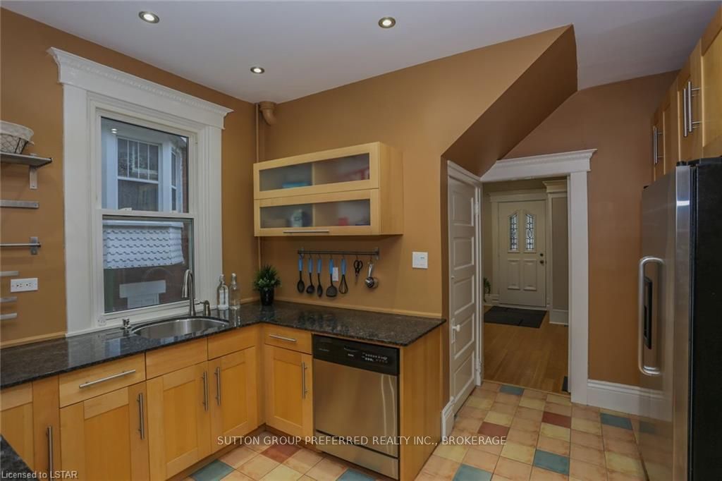 Listing Image 19