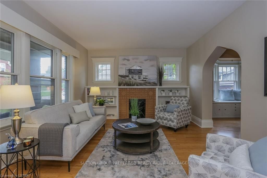 Listing Image 7