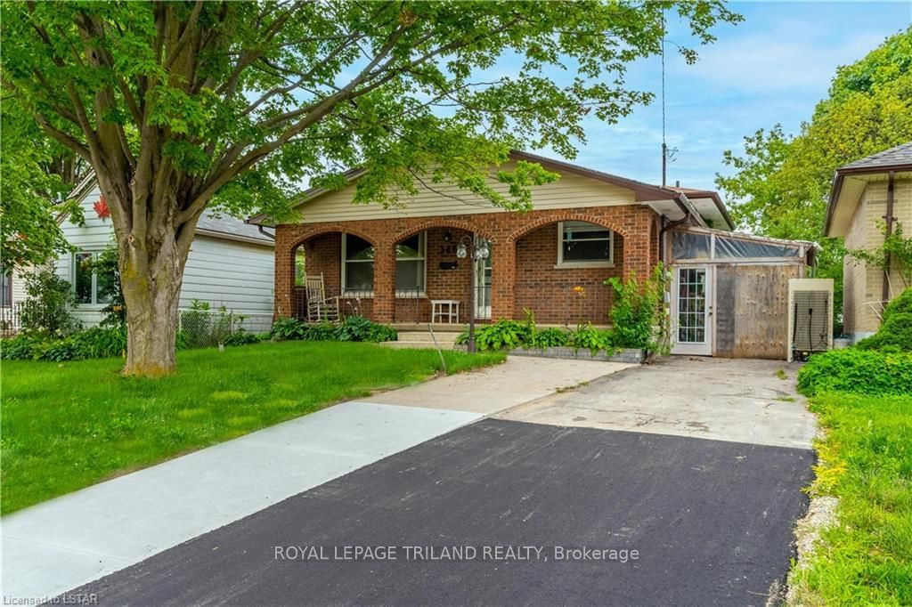 Listing Image 4