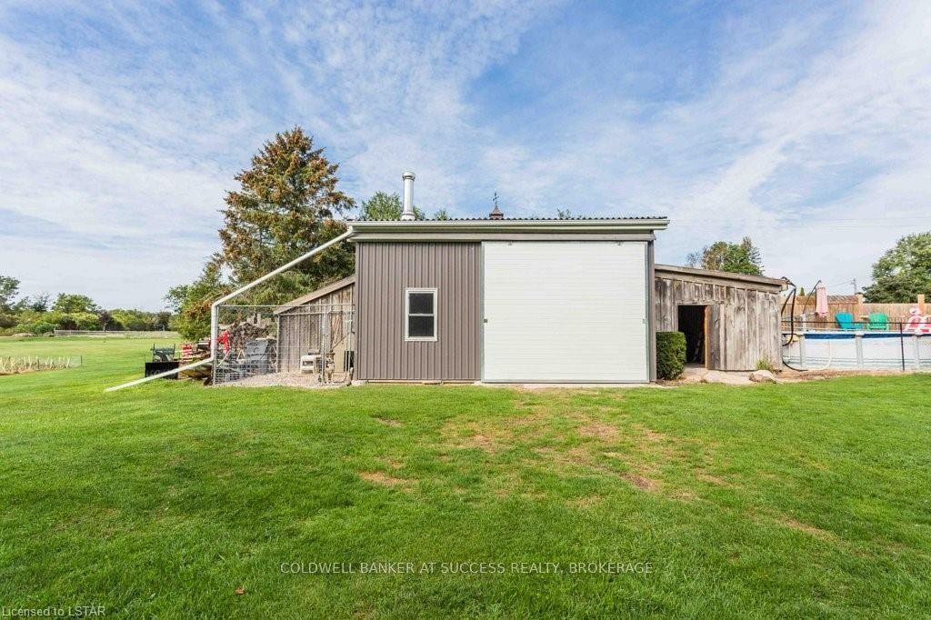 Listing Image 4