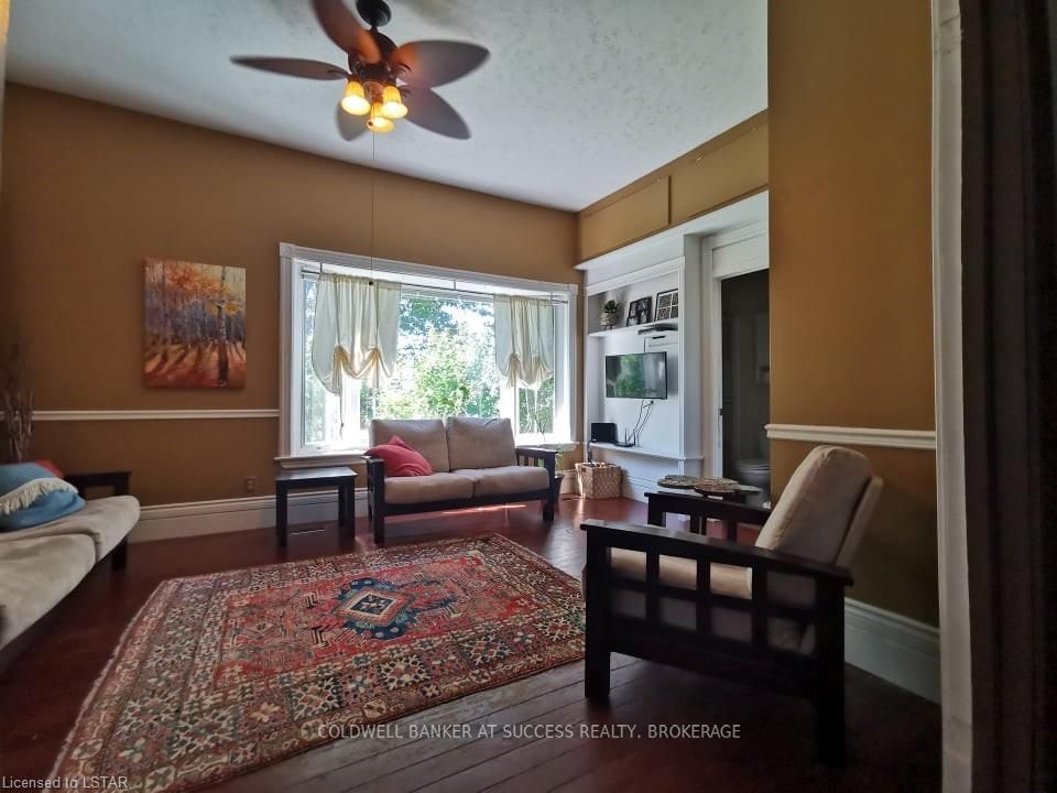 Listing Image 7