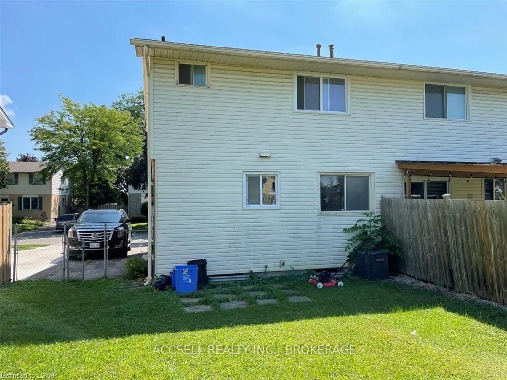 Listing Image 11