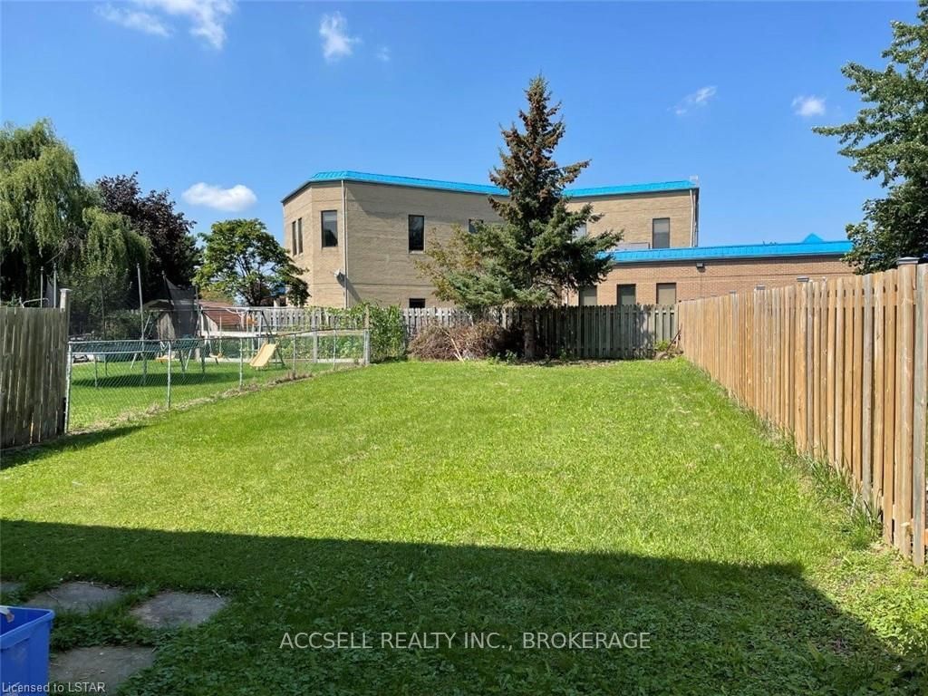 Listing Image 12