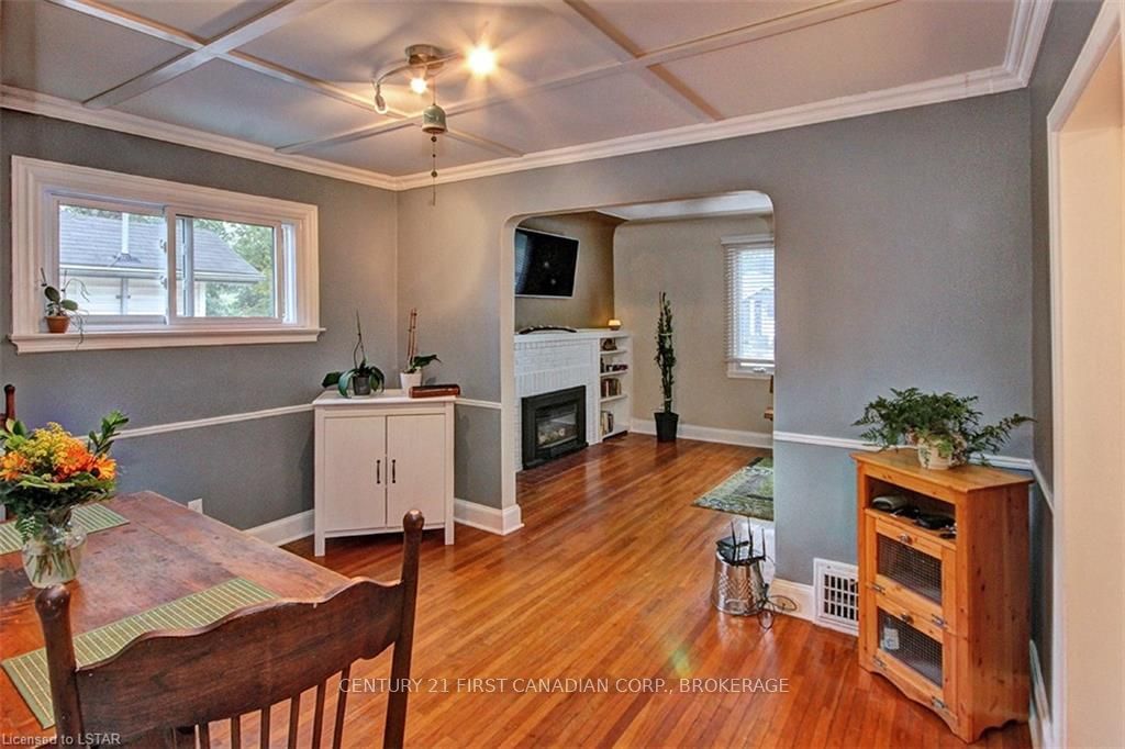 Listing Image 7