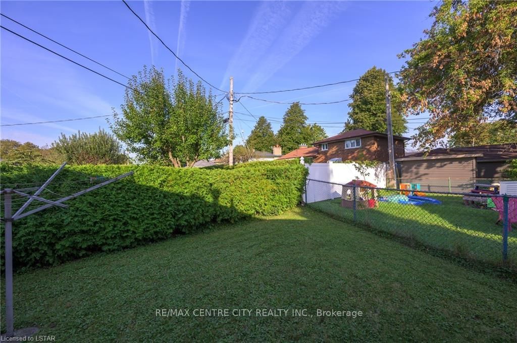 Listing Image 7