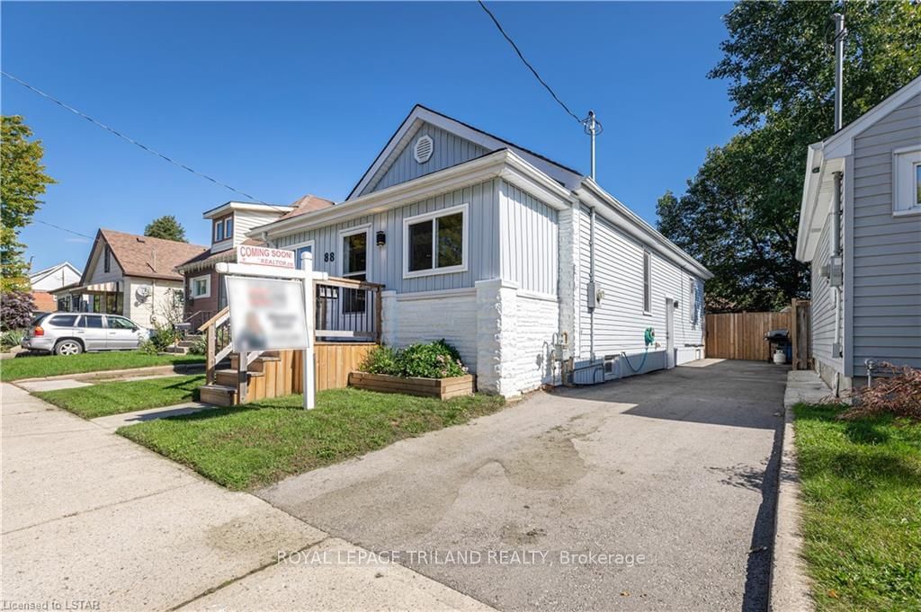 Listing Image 3