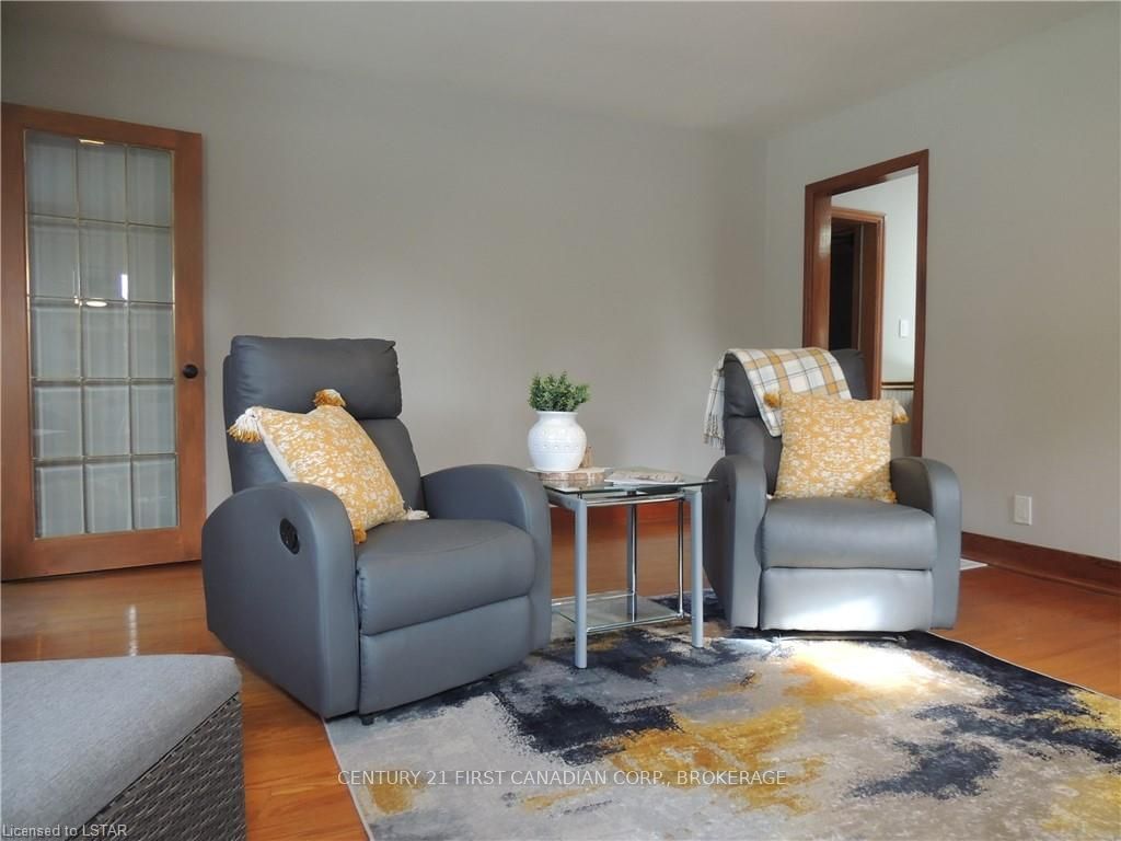 Listing Image 7