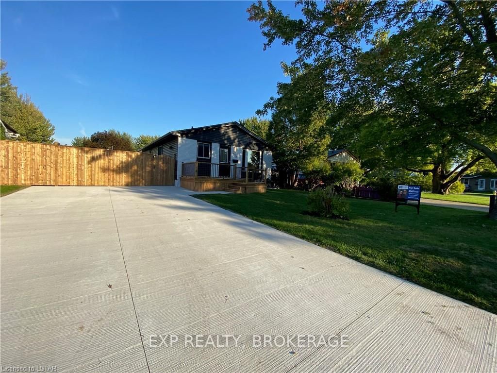 Listing Image 3