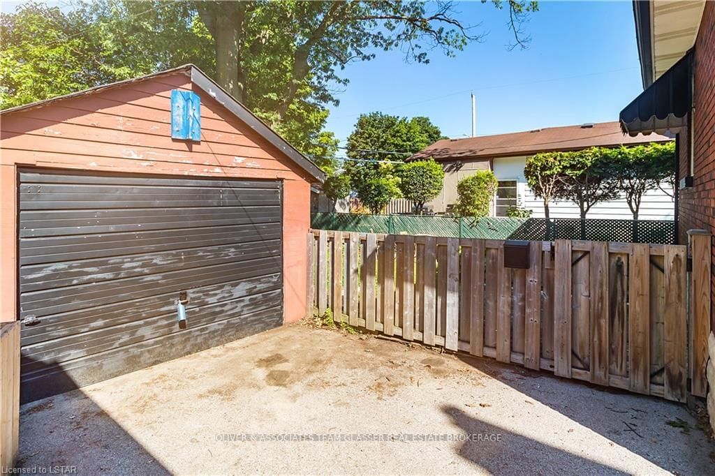 Listing Image 3