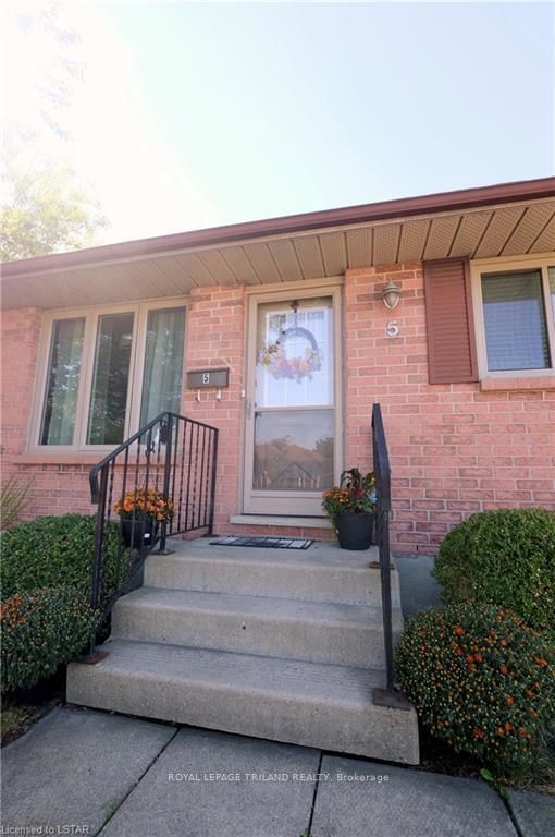 Listing Image 3