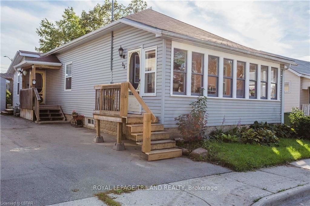 Listing photo 2