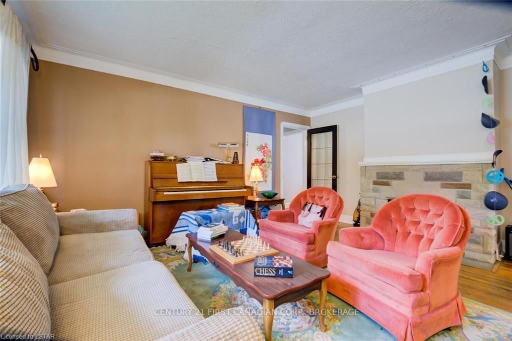 Listing Image 7