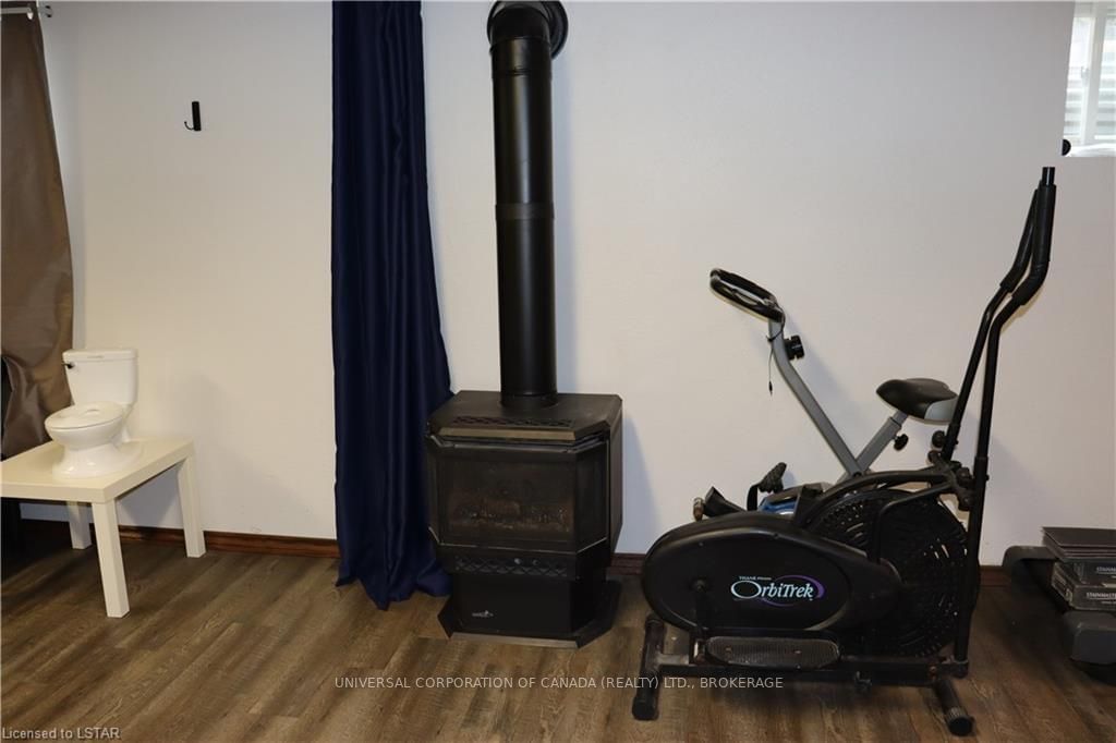 Listing Image 16
