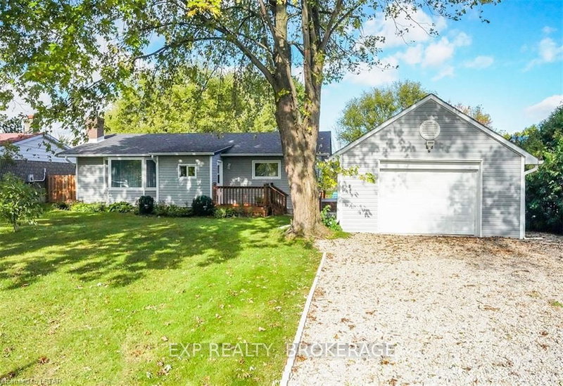 8296 Burwell Rd, Lambton Shores, N0M 1T0 | Image 2