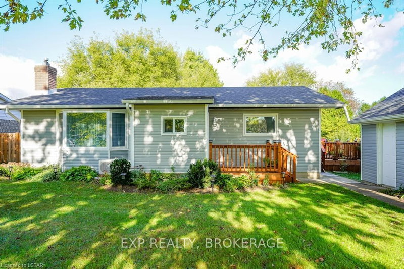 8296 Burwell Rd, Lambton Shores, N0M 1T0 | Image 3