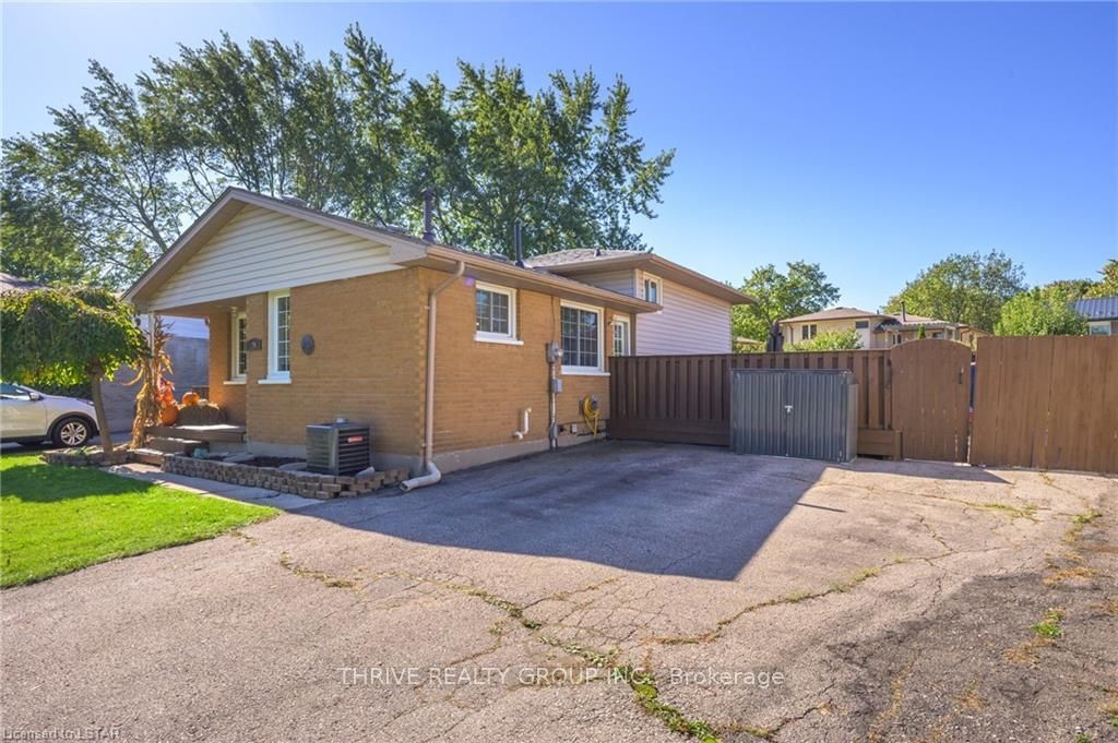 Listing Image 3