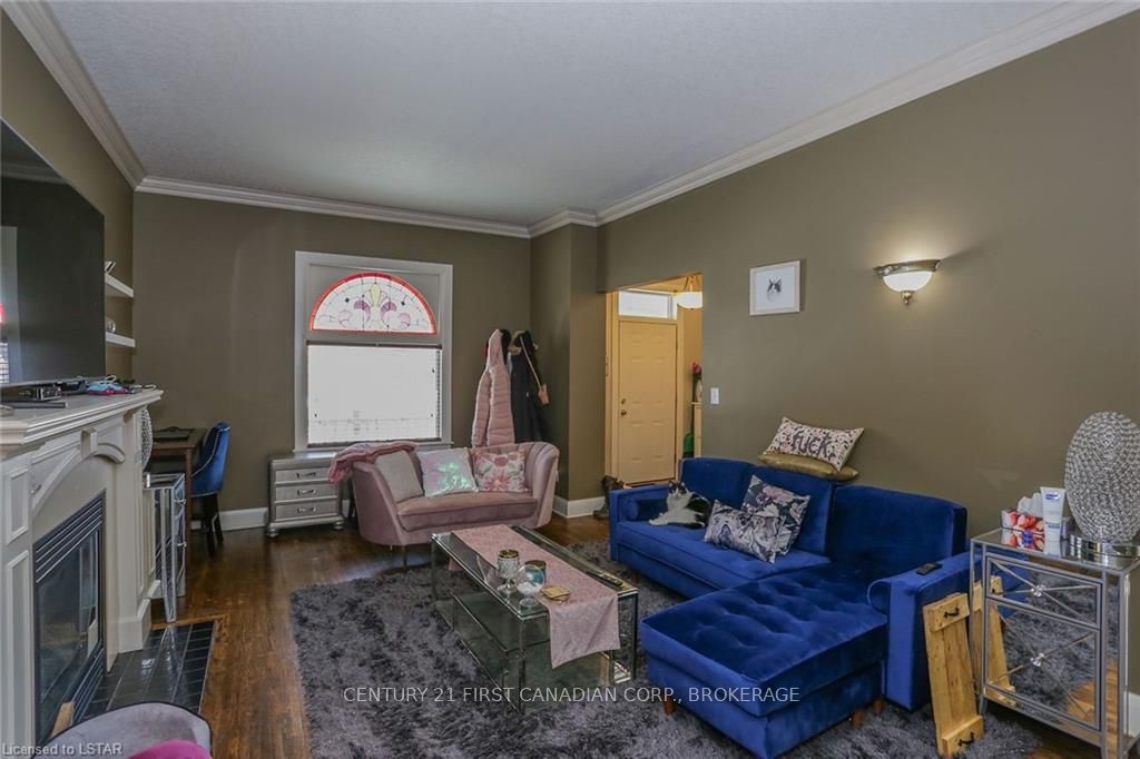 Listing Image 9