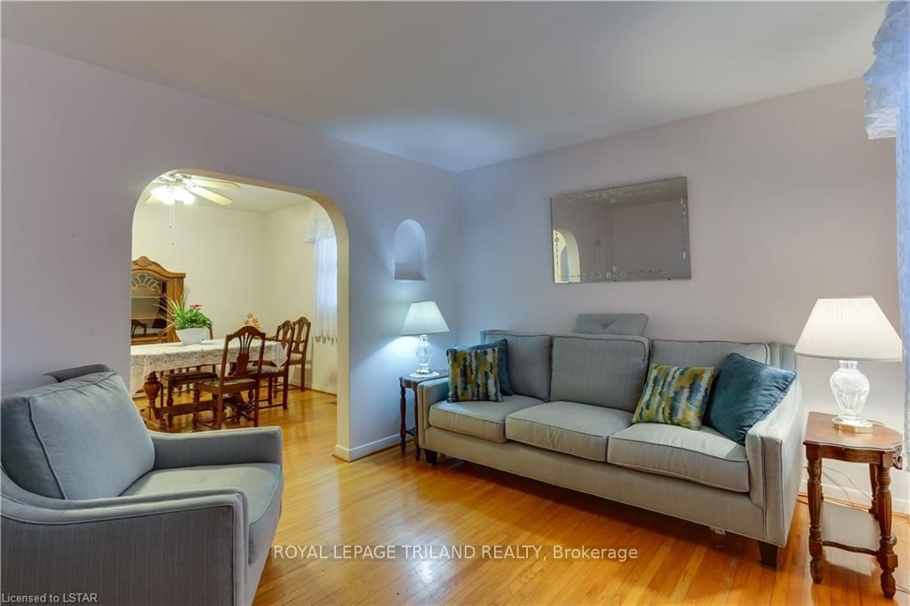 Listing Image 7