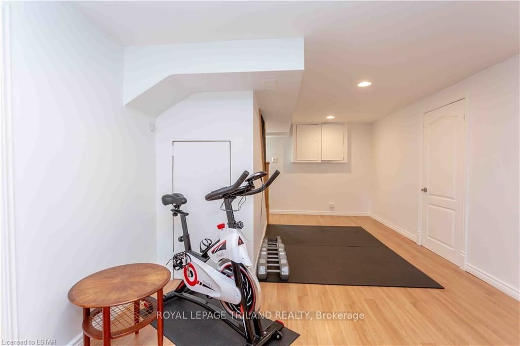 Listing Image 32