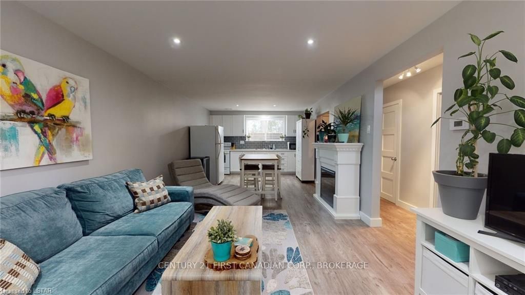 Listing Image 12