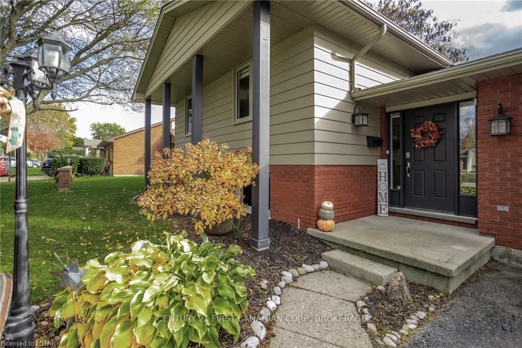 Listing photo 3