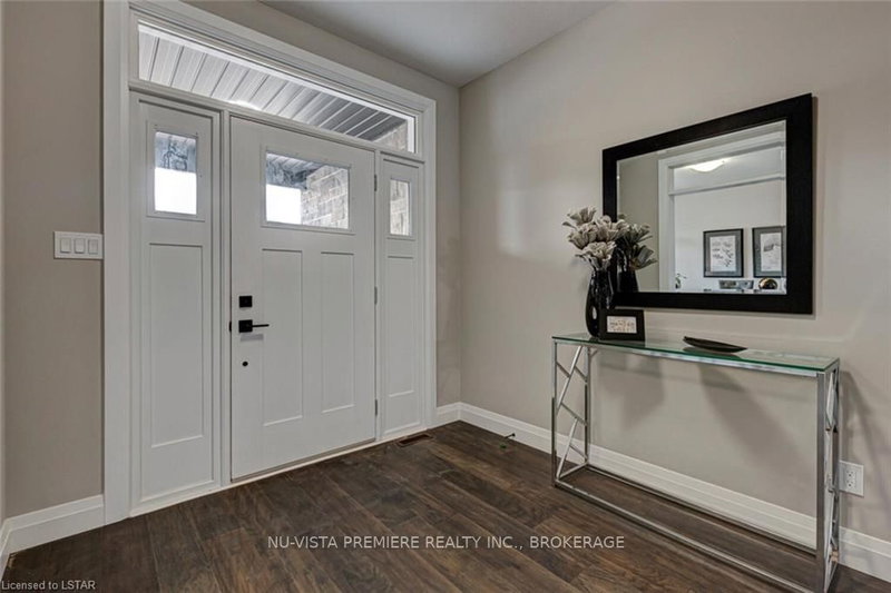 204 Boardwalk Way, Thames Centre, N0L 1G3 | Image 3