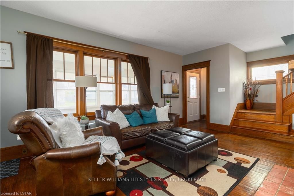 Listing Image 7