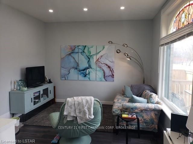 Listing Image 3