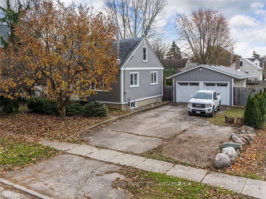 Listing photo 3