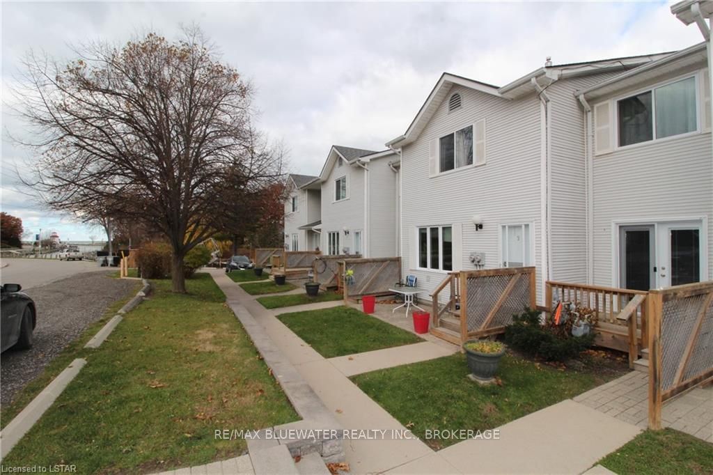 Listing Image 4
