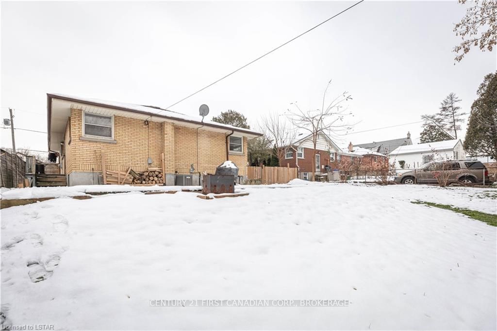 Listing Image 7