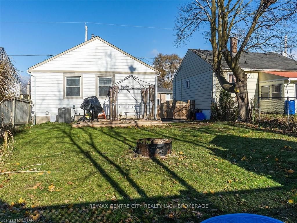 Listing Image 7