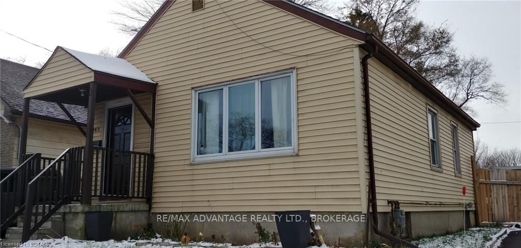 Listing photo 2