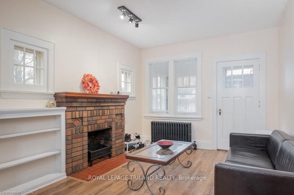 Listing Image 3
