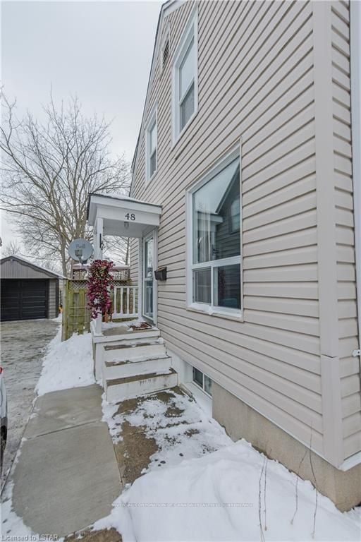 Listing Image 4