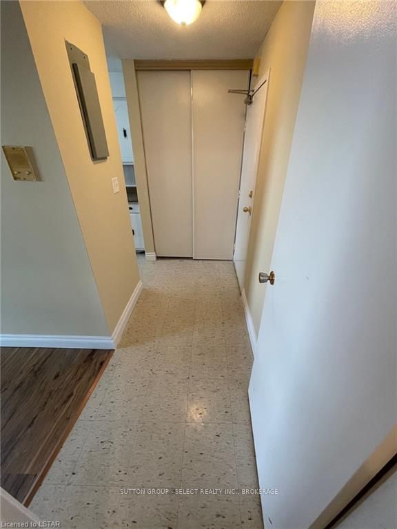 410 - 185 Kehl St, Kitchener, N2M 5B9 | Image 3