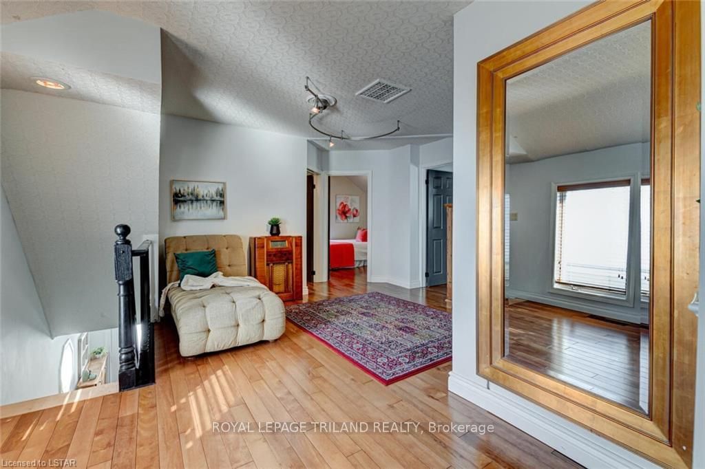 Listing Image 35