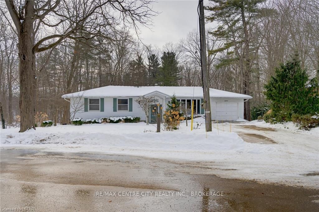 Detached House sold at 2075 Mulberry Drive, Strathroy-Caradoc, Campbellvale, N0L 1W0 - MLS: X7800926
