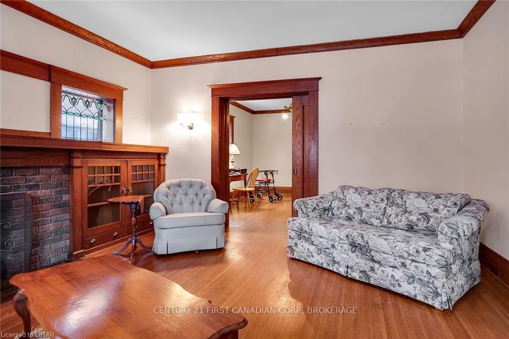 Listing Image 7
